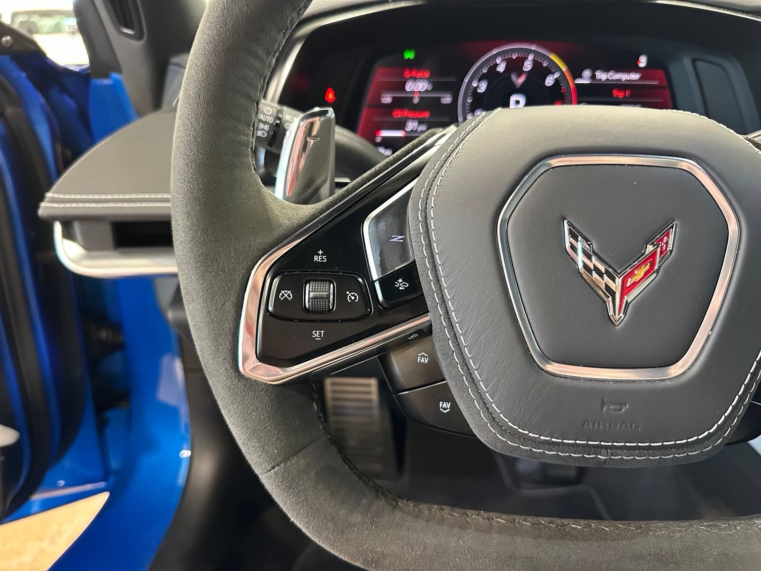 Used 2025 Chevrolet Corvette Stingray Preferred Cpe w/ Z51 Performance Package RWD image 18