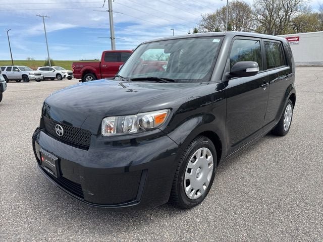 Used 2010 Scion xB FWD image 5