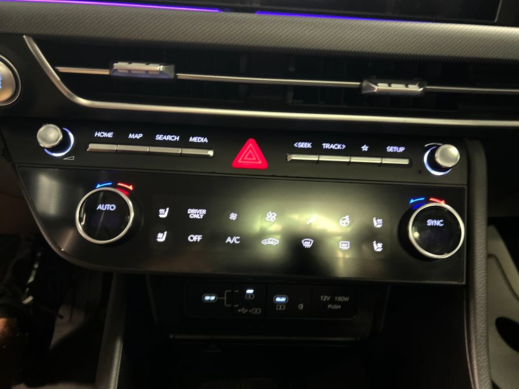 Used 2025 Hyundai Sonata Limited FWD image 17