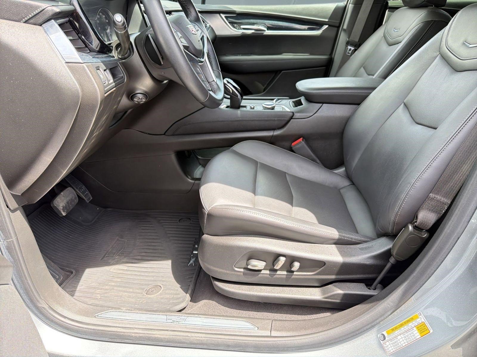 Certified 2023 Cadillac XT5 Premium Luxury AWD/4WD image 4
