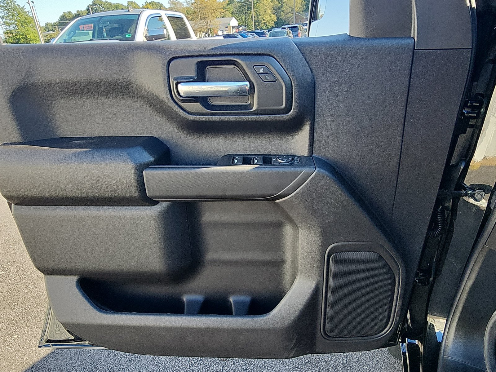New 2026 Chevrolet Silverado 1500 Custom w/ LPO, Dark Essentials Package AWD/4WD image 18