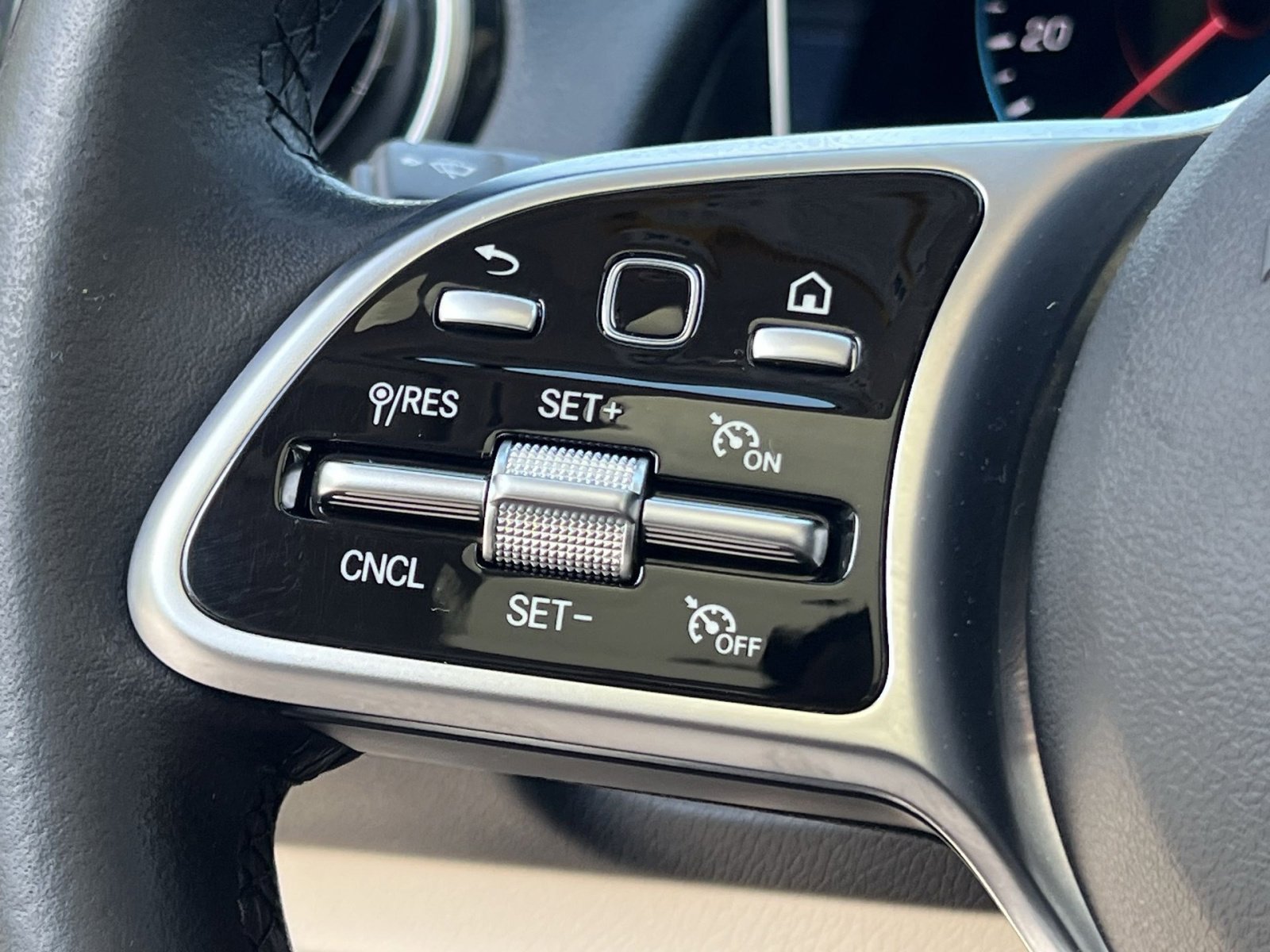 Certified 2021 Mercedes-Benz GLB 250 4MATIC image 30