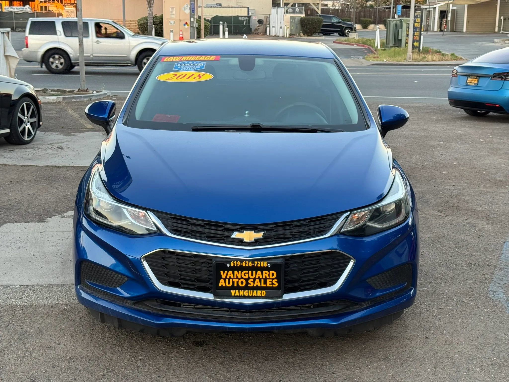 Used 2018 Chevrolet Cruze LT w/ Convenience Package image 3