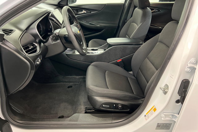 Used 2025 Chevrolet Malibu LT FWD image 17