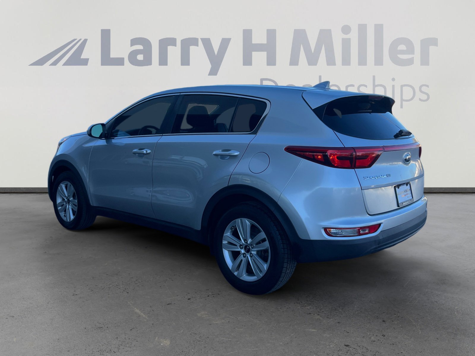 Used 2018 Kia Sportage LX image 3
