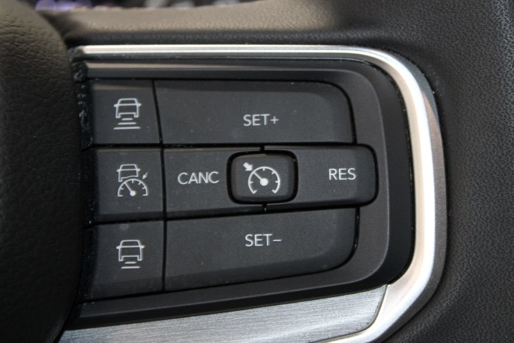 Used 2025 Jeep Wagoneer Series II w/ 8-Passenger Seating Package AWD/4WD image 46