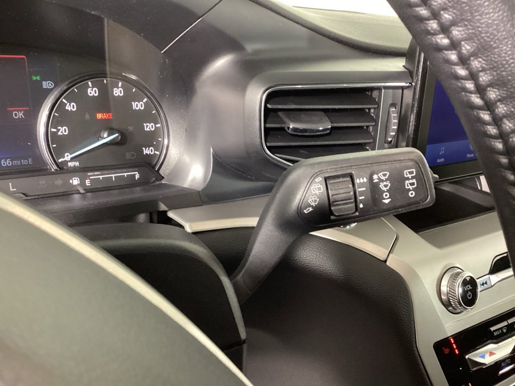 Used 2022 Ford Explorer XLT w/ Equipment Group 202A image 25