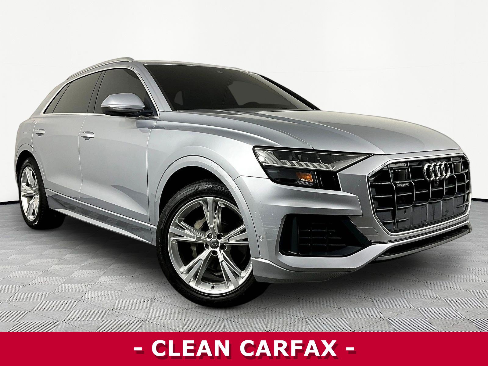 Used 2019 Audi Q8 Prestige w/ Cold Weather Package AWD/4WD image 3