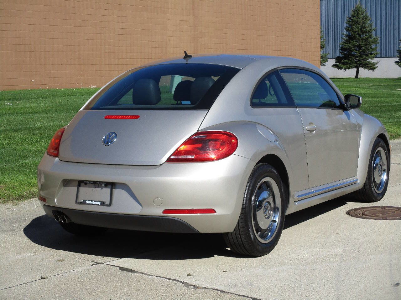 Used 2012 Volkswagen Beetle 2.5 FWD image 8