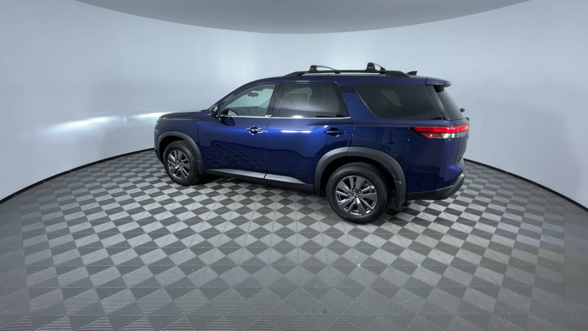 Certified 2025 Nissan Pathfinder SV w/ Black Appearance Package AWD/4WD image 6
