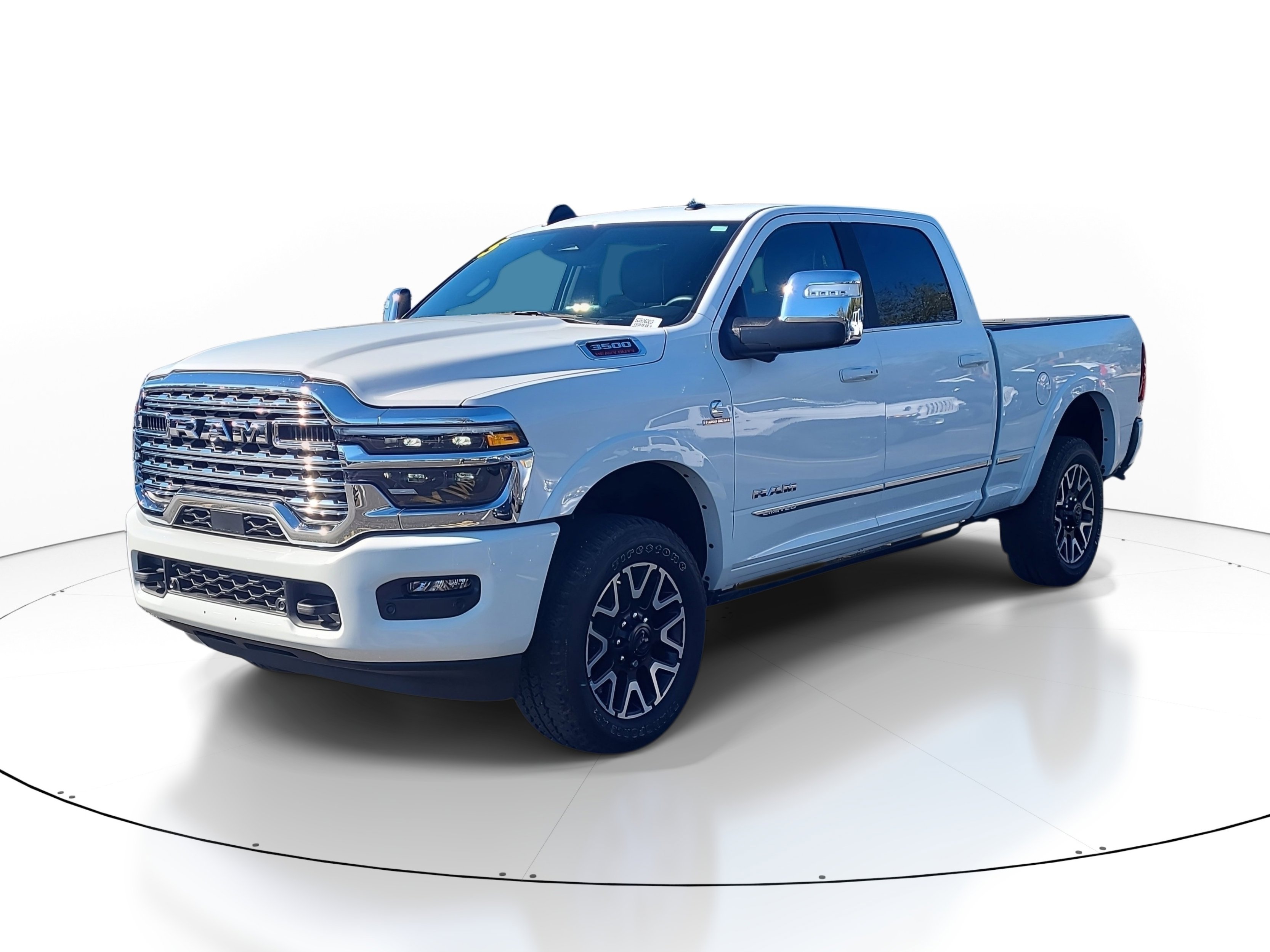 Used 2025 RAM 3500 Limited AWD/4WD image 2