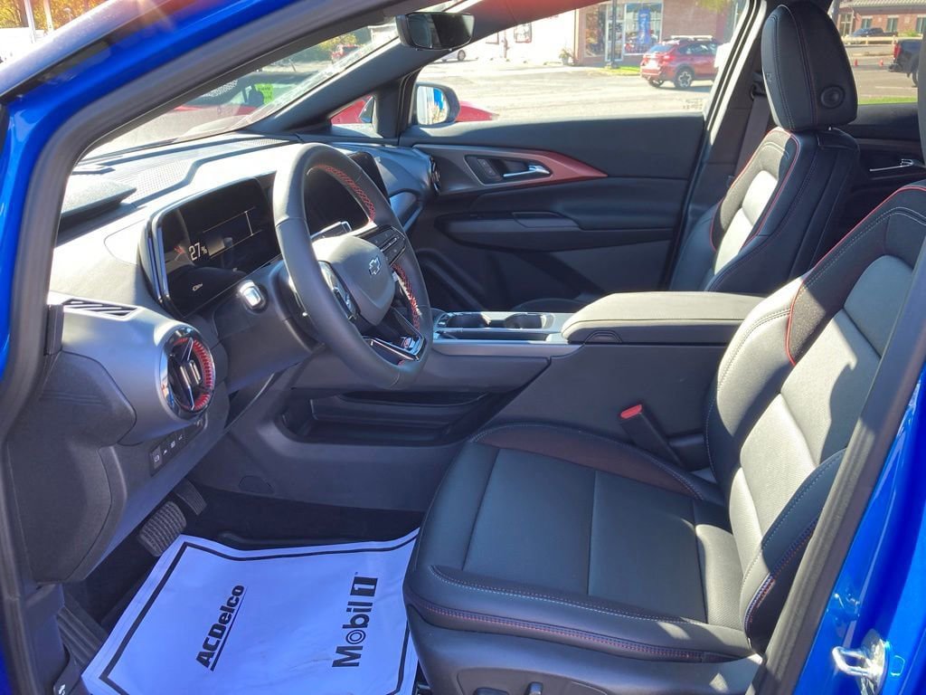 New 2026 Chevrolet Equinox EV RS FWD image 3