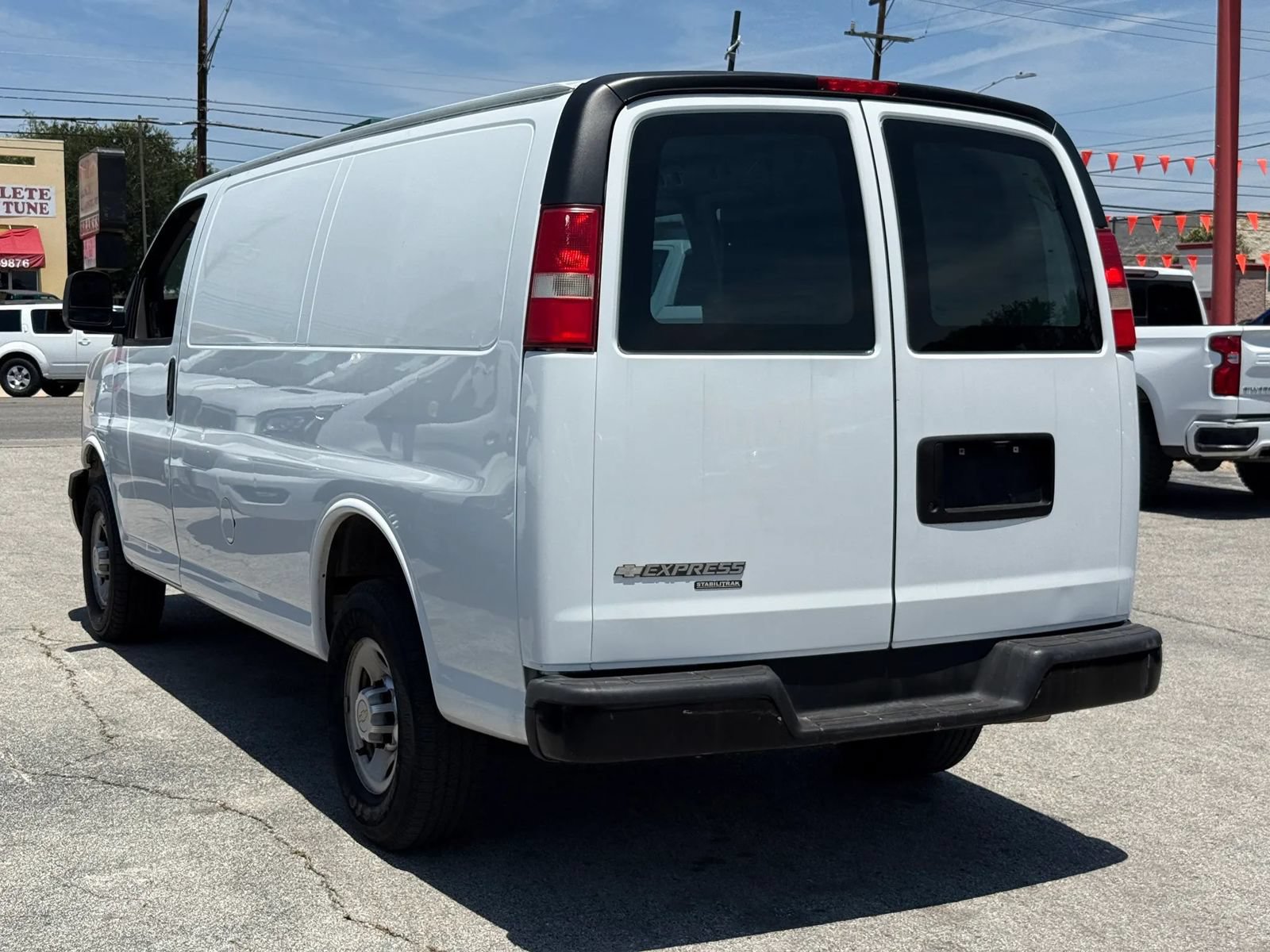 Used 2013 Chevrolet Express 2500 RWD image 6