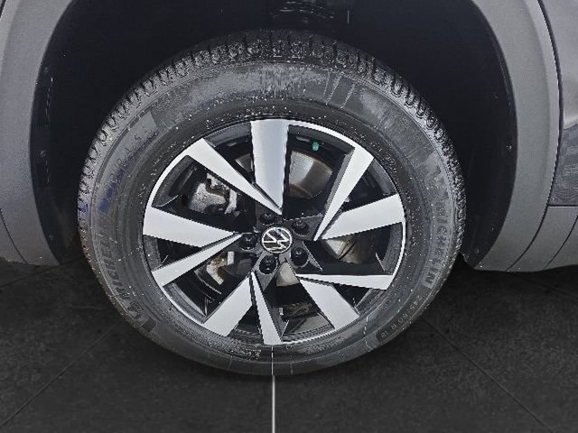 Used 2023 Volkswagen Atlas Cross Sport SE AWD/4WD image 9
