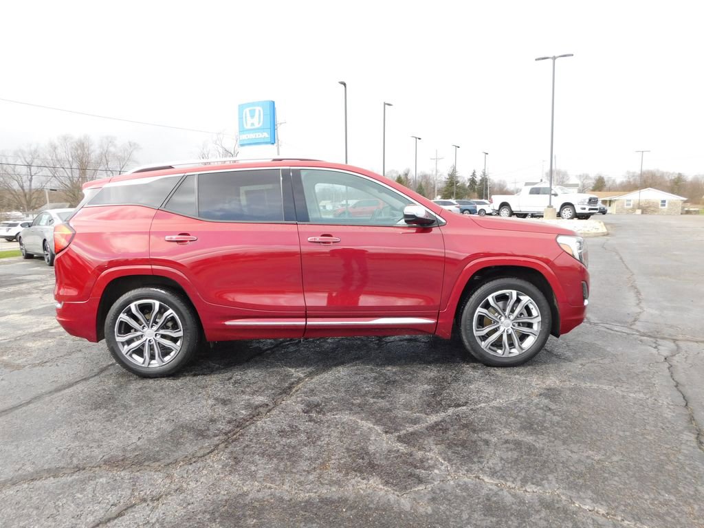 Used 2019 GMC Terrain Denali w/ Driver Alert Package II image 2