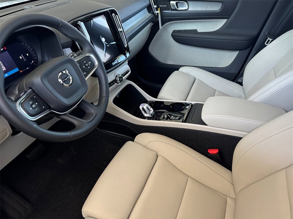 New 2026 Volvo XC40 B5 Ultra w/ Climate Package image 9