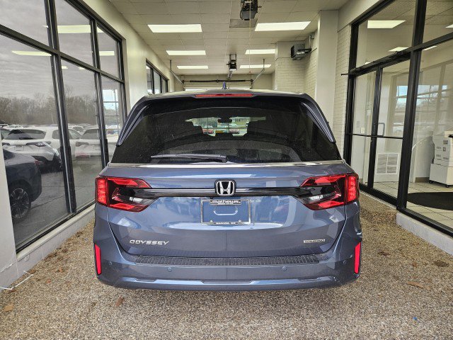 New 2026 Honda Odyssey Touring image 3