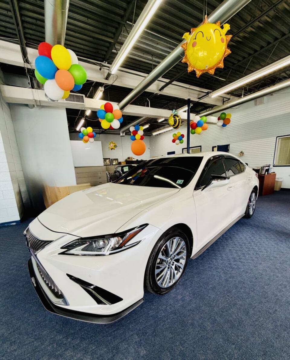 Used 2021 Lexus ES 250 w/ Premium Package AWD/4WD image 3