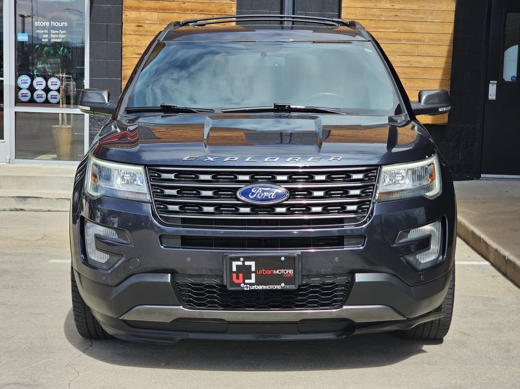 Used 2017 Ford Explorer XLT w/ Equipment Group 202A AWD/4WD image 6