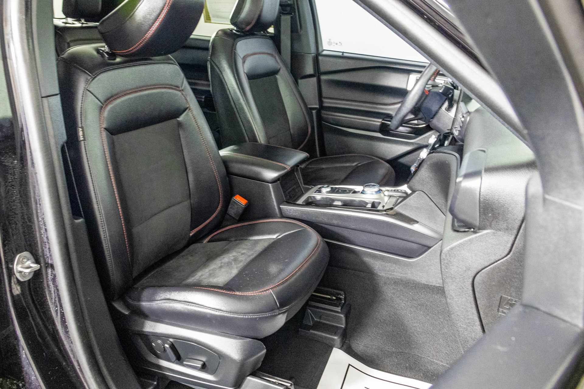 Used 2023 Ford Explorer ST-Line AWD/4WD image 50