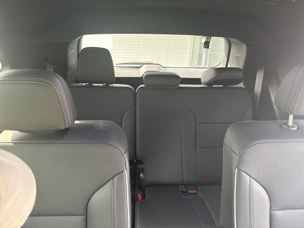 Used 2025 Buick Enclave Preferred image 12