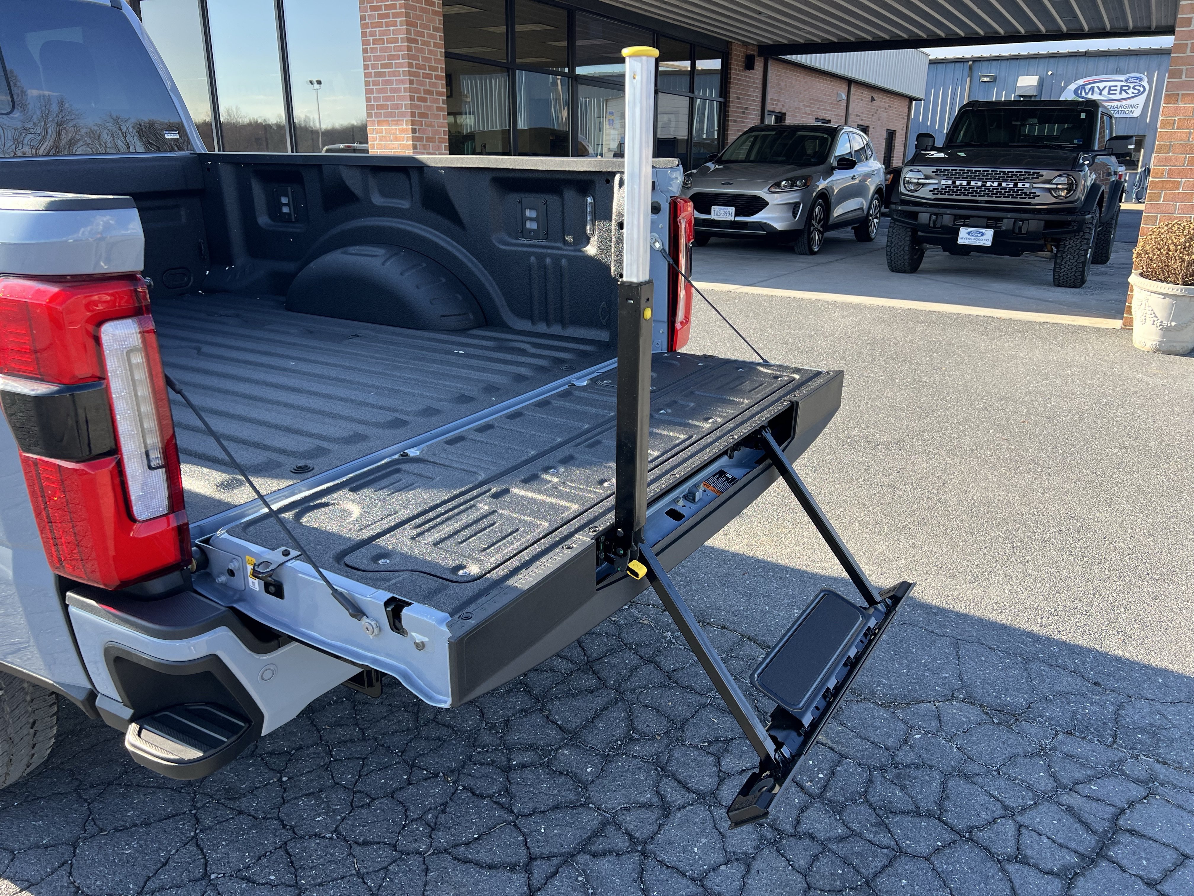 New 2026 Ford F350 Platinum w/ FX4 Off-Road Package AWD/4WD image 11