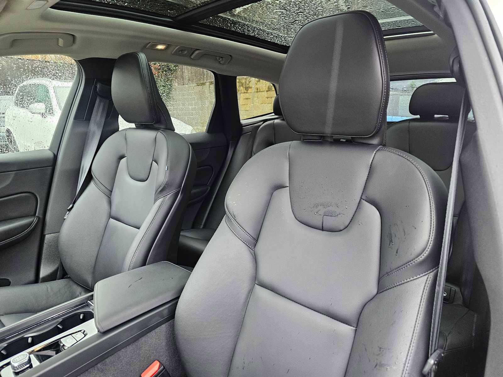 Certified 2025 Volvo XC60 B5 Core w/ Protection Package Premier image 23