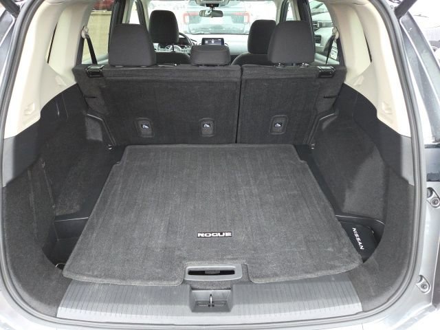Used 2024 Nissan Rogue SV image 6