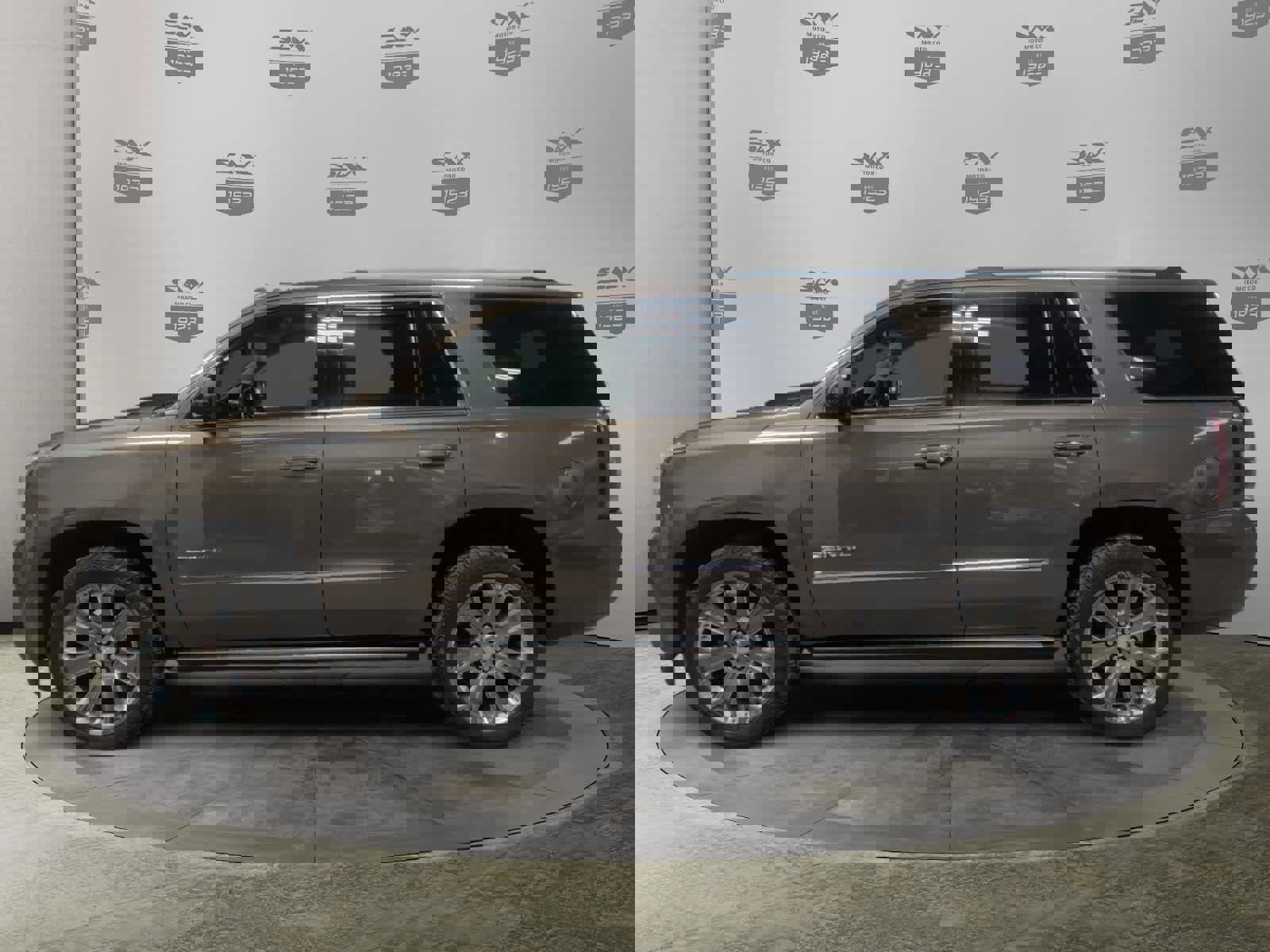 Used 2015 GMC Yukon Denali w/ Premium Package image 2