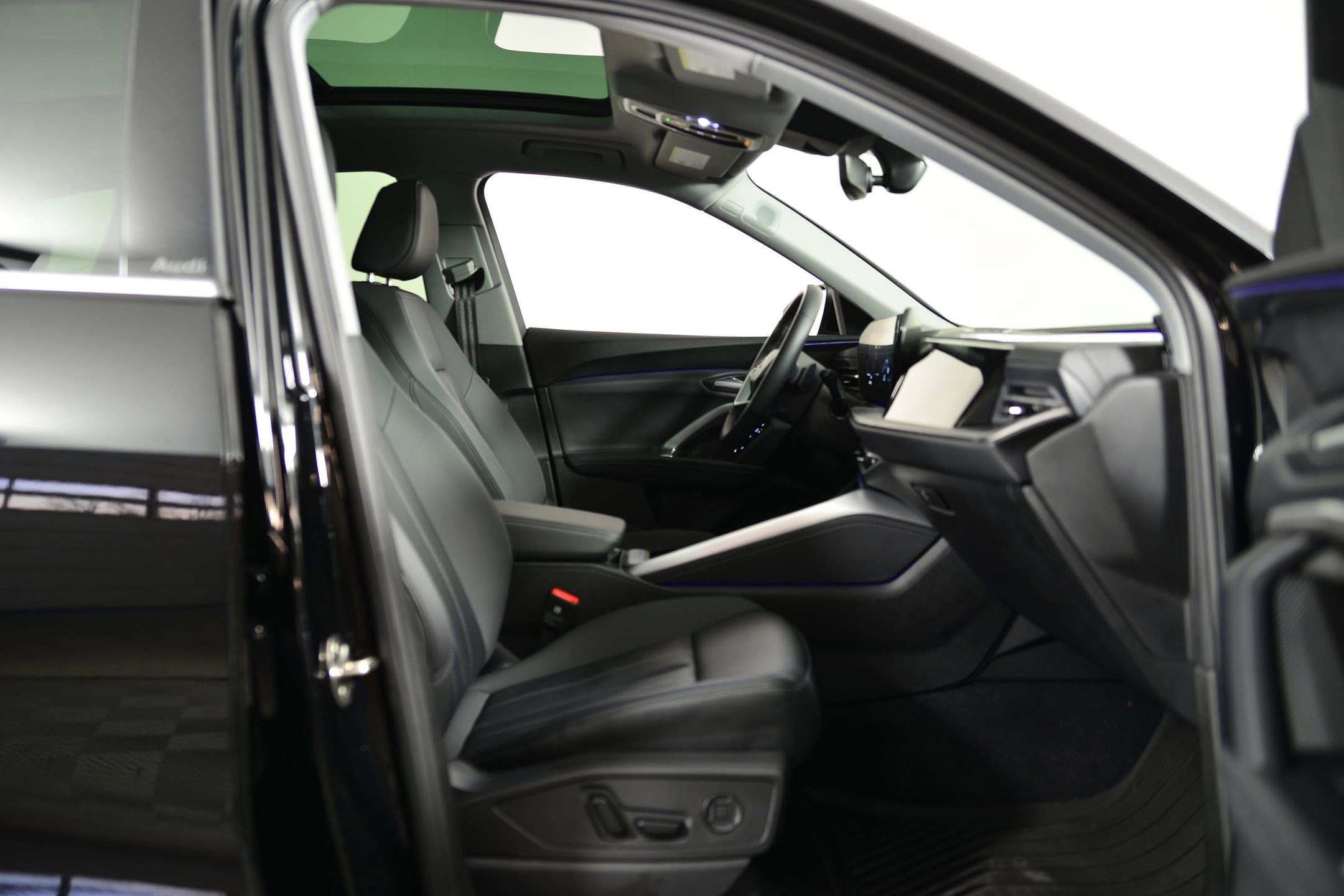 Certified 2025 Audi Q5 Premium Plus w/ Premium Plus image 18