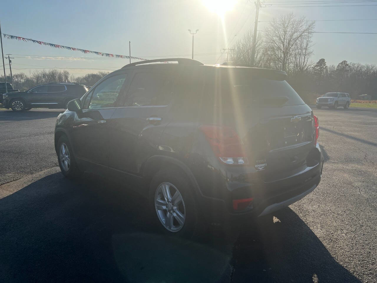 Used 2020 Chevrolet Trax LT w/ LT Convenience Package FWD image 3