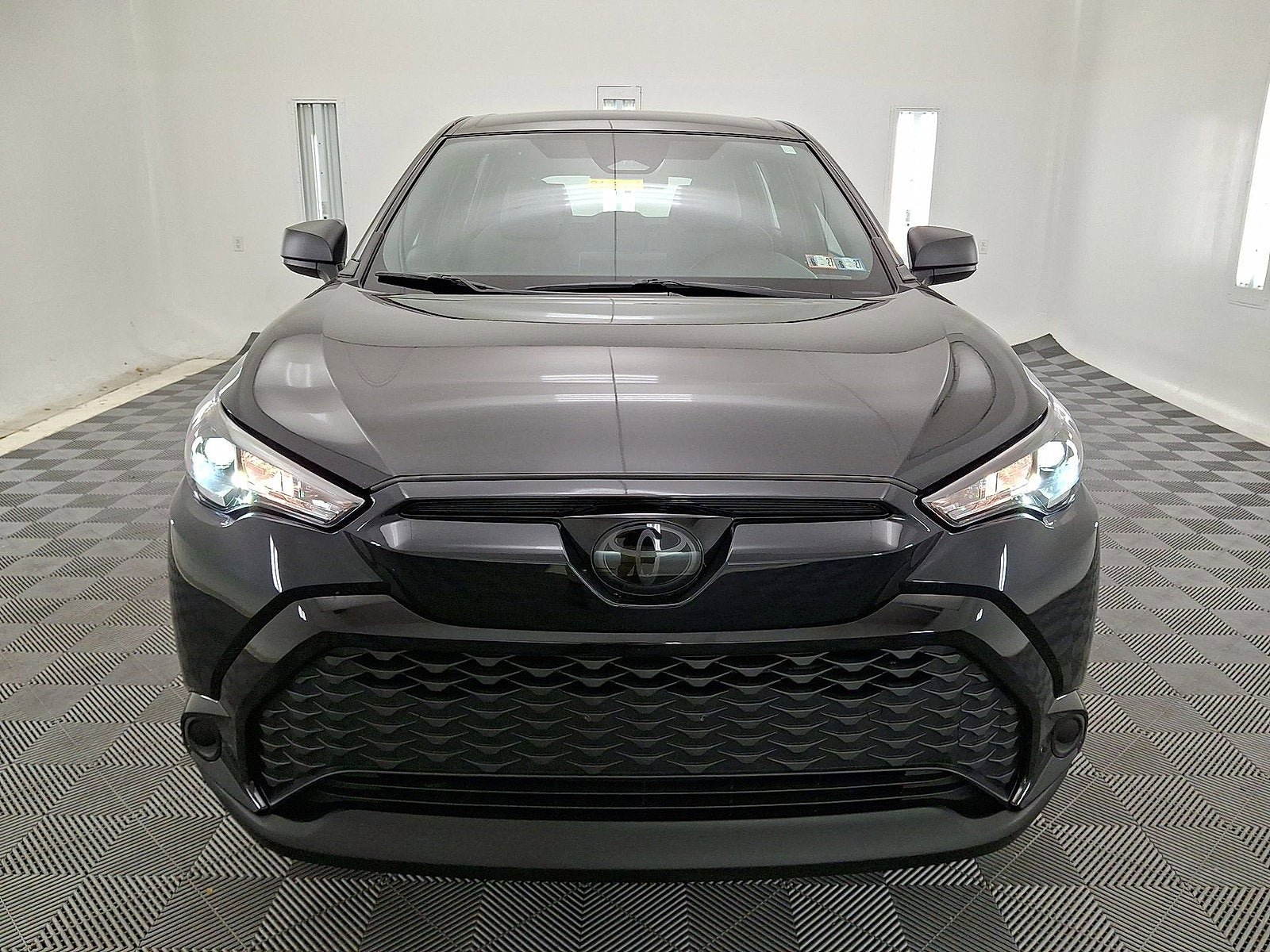 Used 2025 Toyota Corolla Cross AWD Hybrid image 28