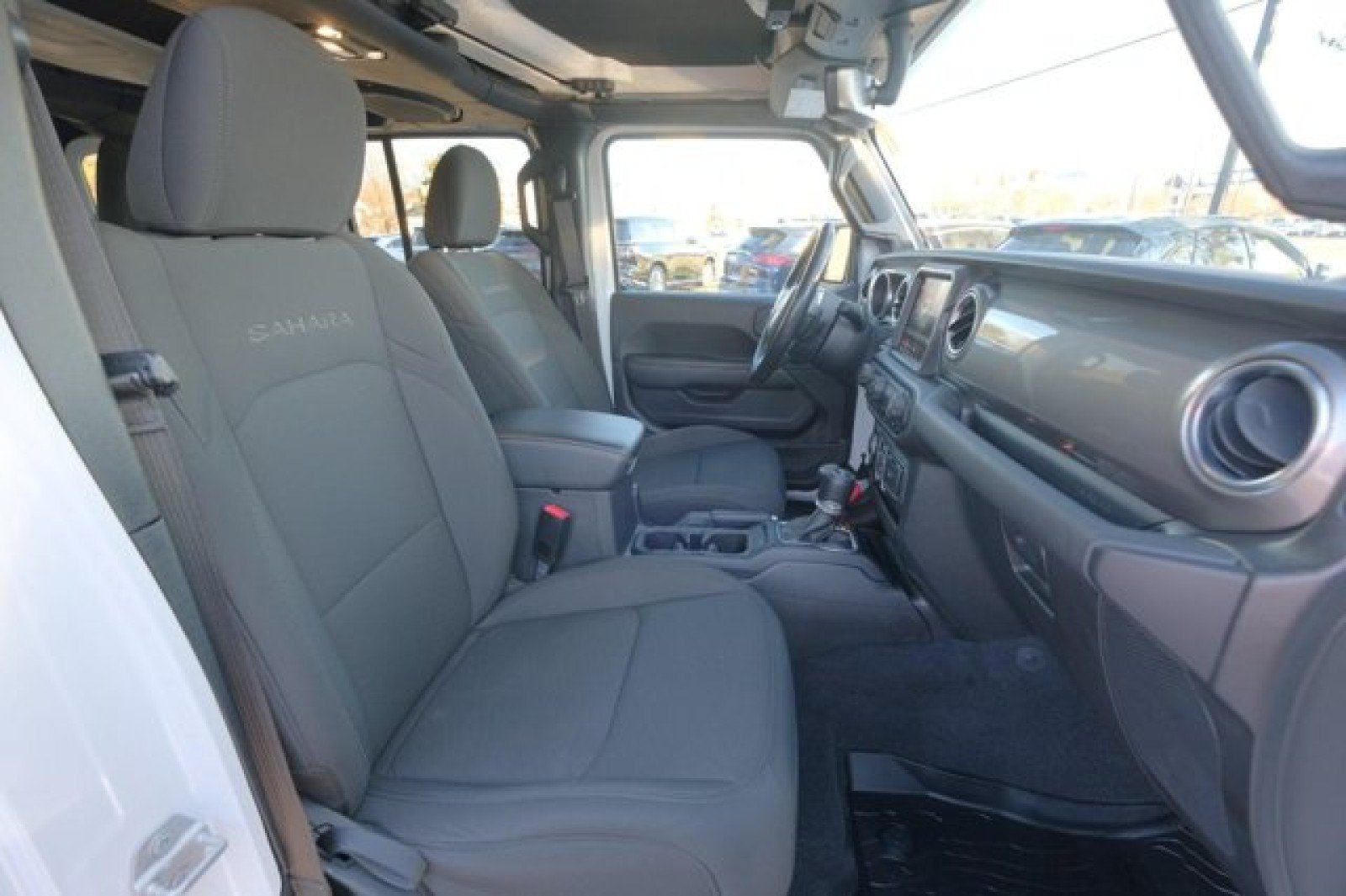 Used 2020 Jeep Wrangler Unlimited Sahara AWD/4WD image 19