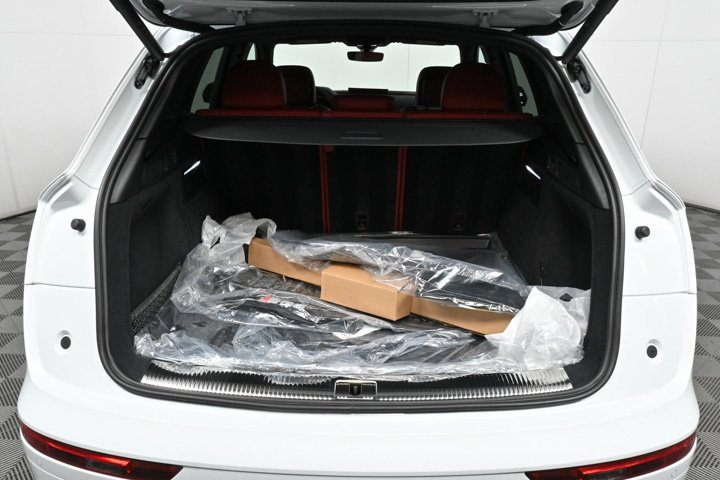 New 2025 Audi SQ5 Premium Plus image 28
