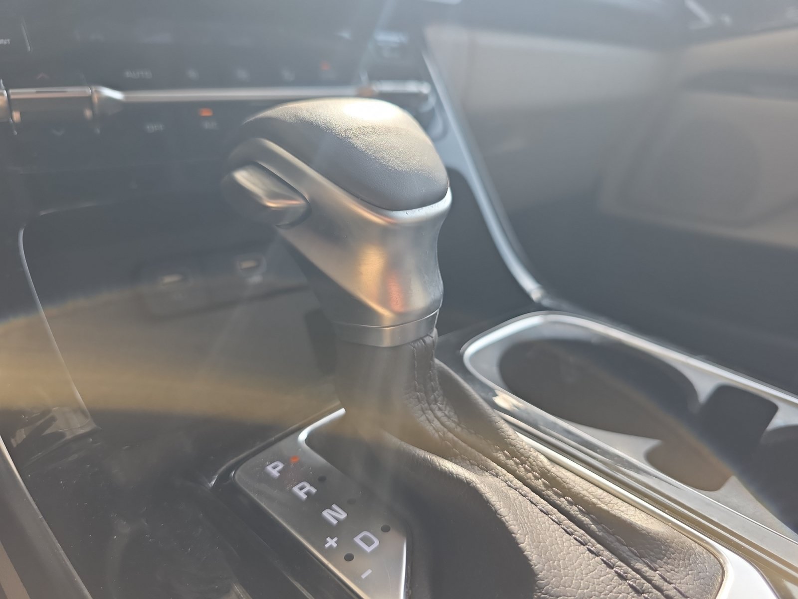 Certified 2024 Kia Carnival EX FWD image 18