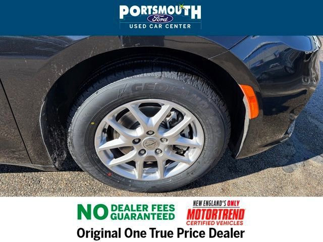 Used 2024 Chrysler Pacifica Touring-L image 36