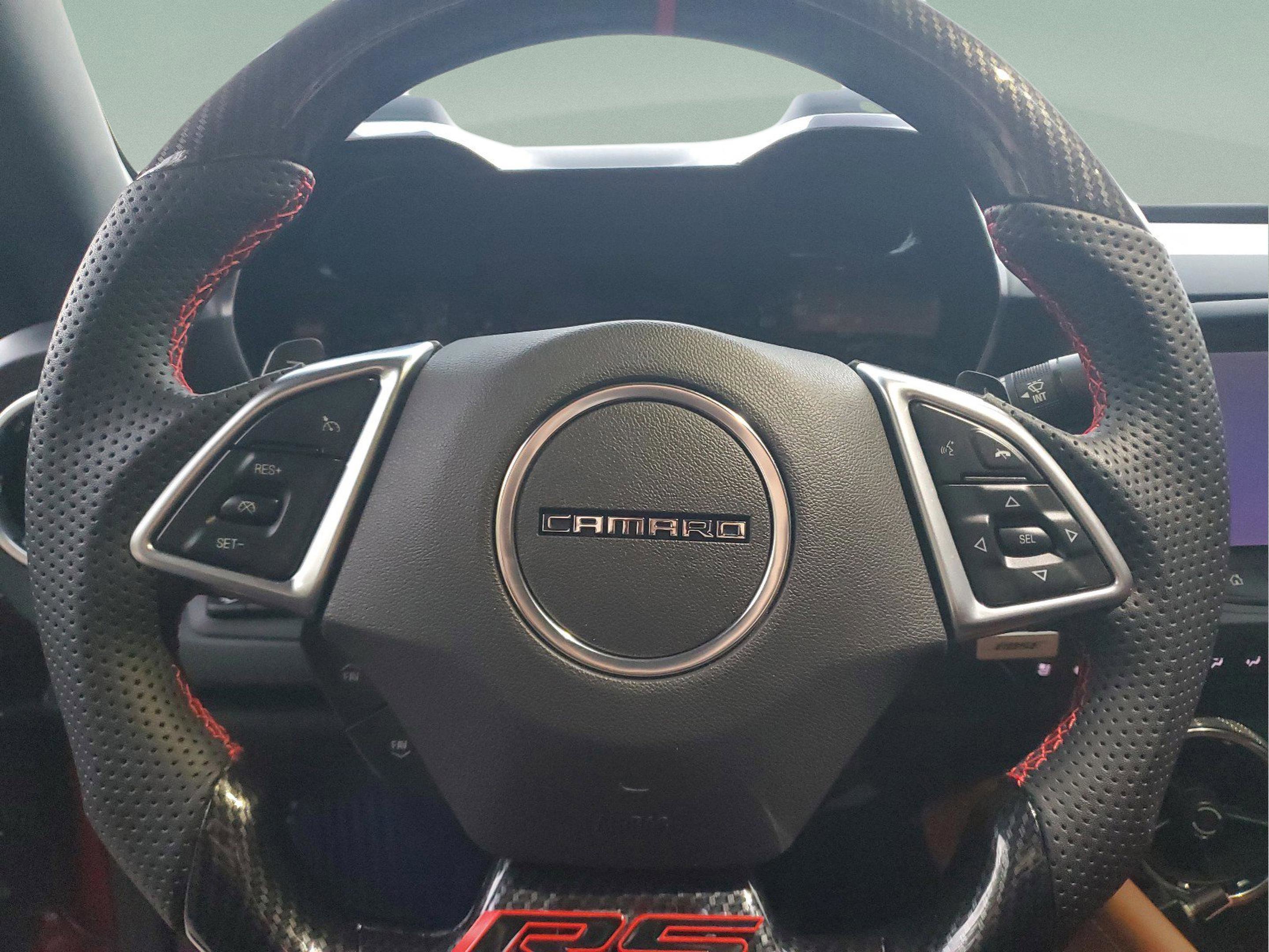 Used 2019 Chevrolet Camaro LT w/ Technology Package image 18