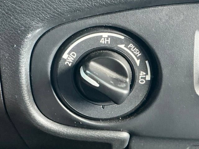 Used 2023 Nissan Frontier PRO-4X w/ Technology Package AWD/4WD image 24