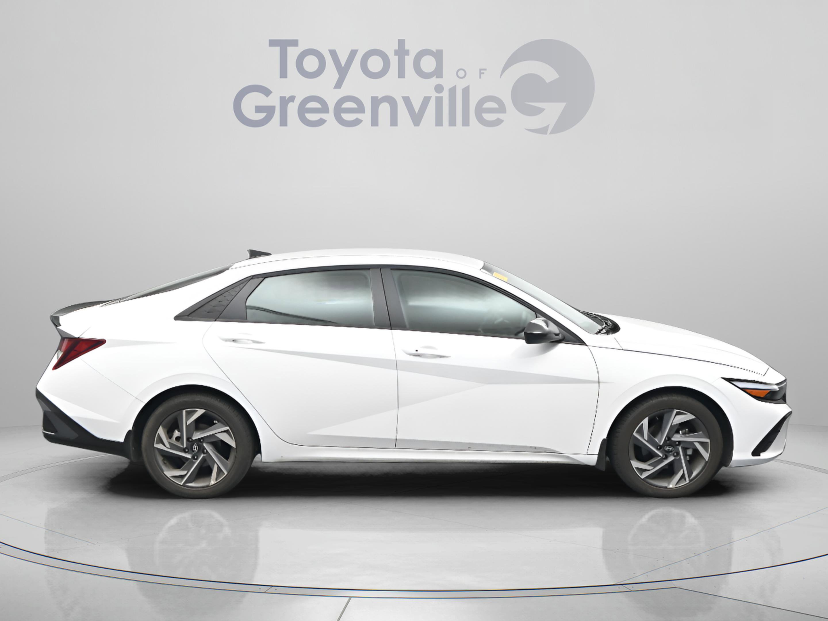 Used 2025 Hyundai Elantra Sport FWD image 16