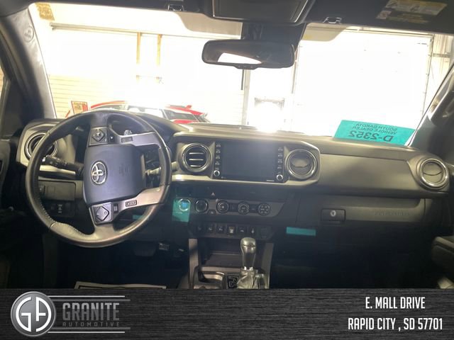 Used 2020 Toyota Tacoma TRD Sport w/ Technology Package image 13