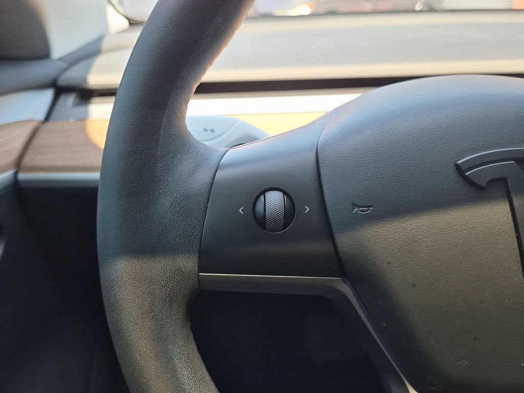 Used 2023 Tesla Model 3 Standard Range RWD image 19