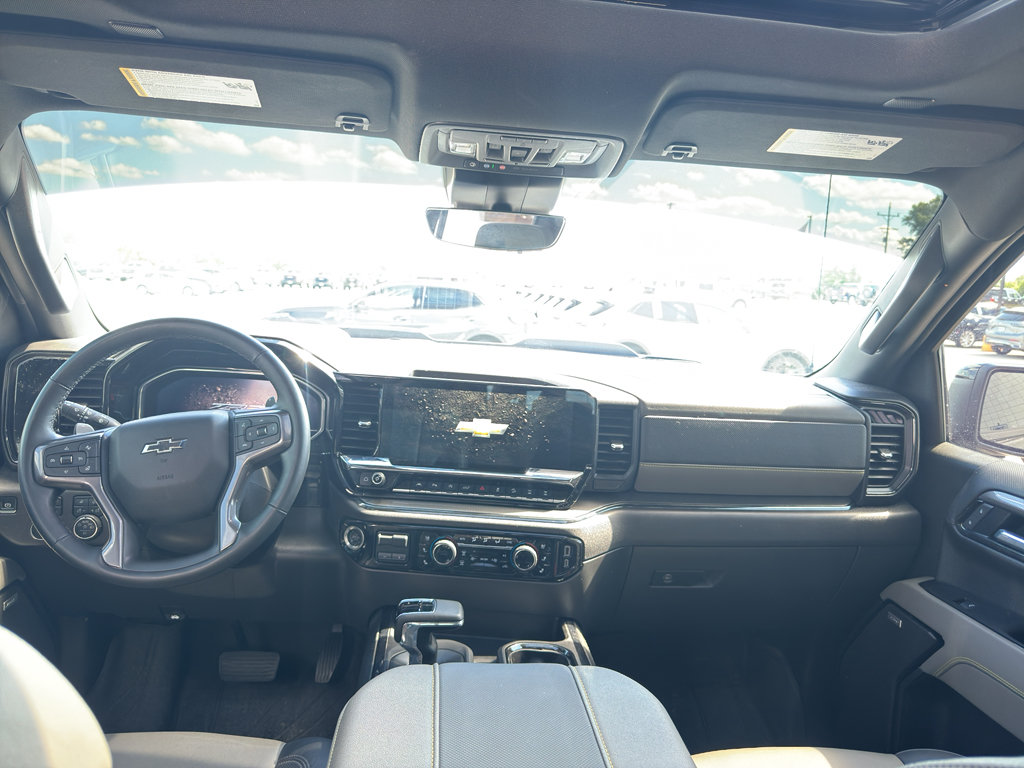 Used 2025 Chevrolet Silverado 1500 ZR2 w/ Technology Package AWD/4WD image 9