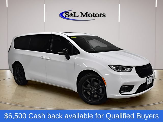 New 2026 Chrysler Pacifica Select AWD/4WD image 12