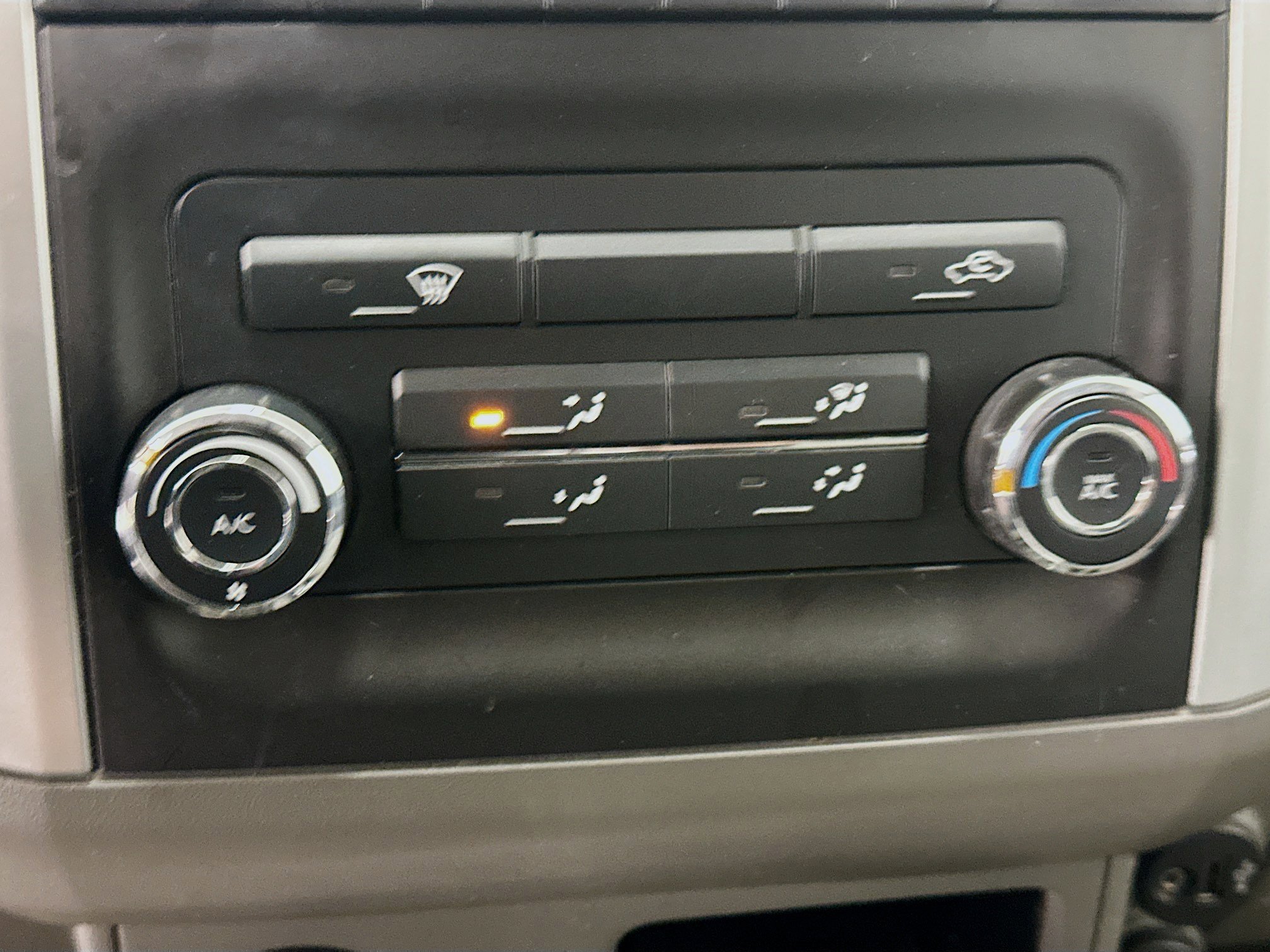 Used 2018 Nissan Frontier SV AWD/4WD image 23
