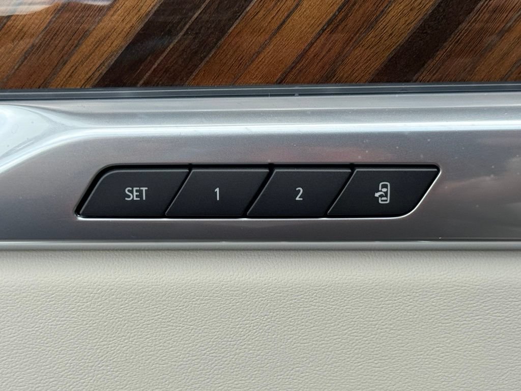New 2026 Cadillac Escalade Platinum Sport w/ LPO, ONYX Package AWD/4WD image 19