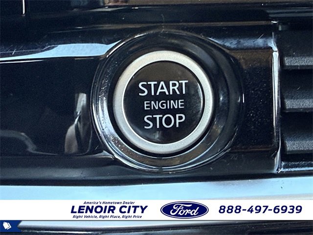 Used 2022 Nissan Pathfinder SV w/ SV Premium Package image 26