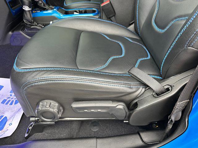 Used 2022 Jeep Wrangler Unlimited Sahara w/ Cold Weather Group image 14