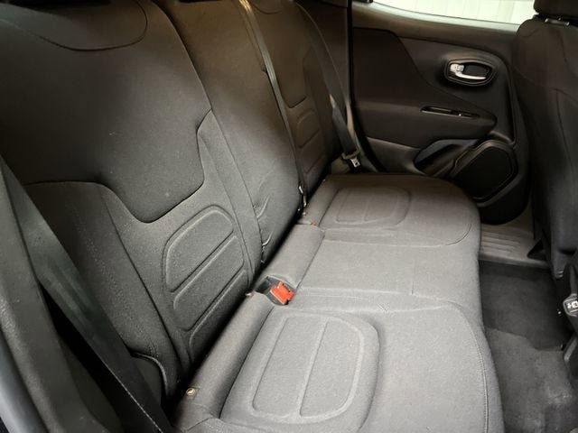Used 2020 Jeep Renegade Latitude FWD image 26