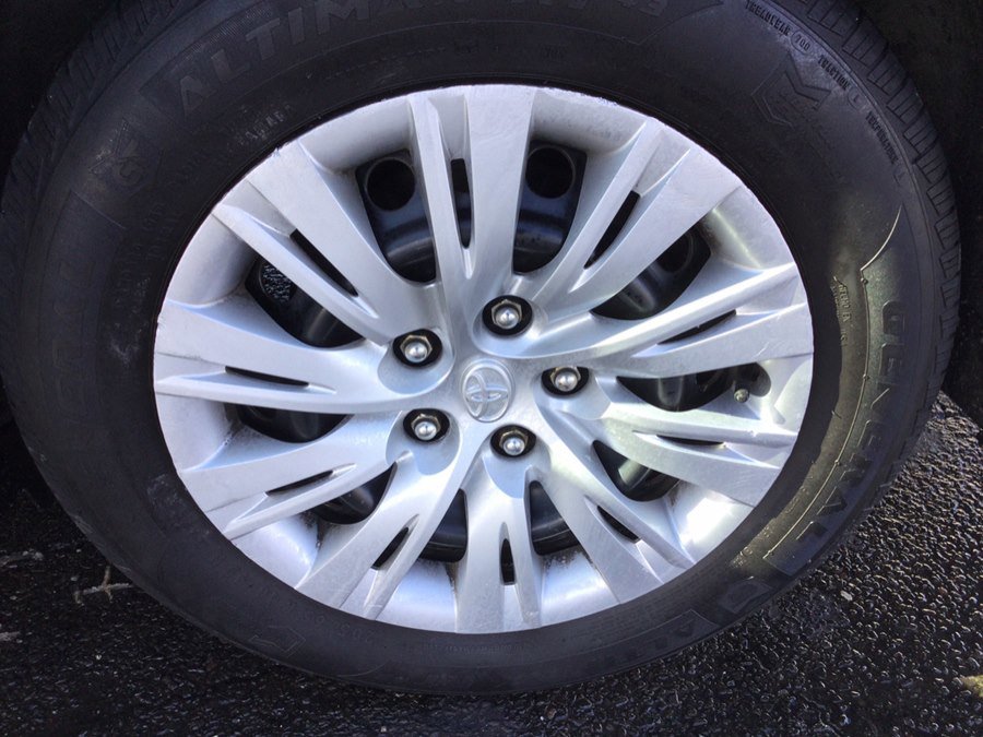 Used 2014 Toyota Camry LE image 26