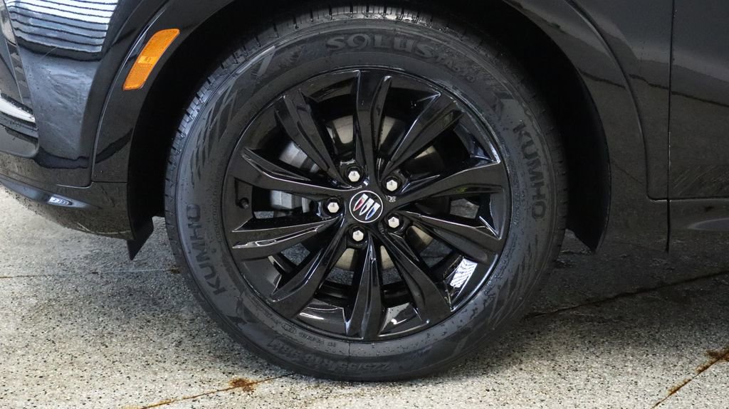 Used 2024 Buick Envista Sport Touring w/ Convenience I Package FWD image 17